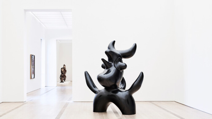 Moonbird and Spider. Courtesy of Fondation Beyeler