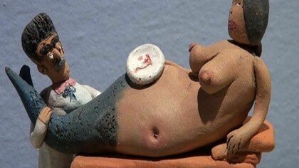 Quinto Ghermandi, Dalla necropoli PCI: la tentazione dell'archeologo (Nilde Jotti, Achille Occhetto), 1980 c., terracotta policroma.