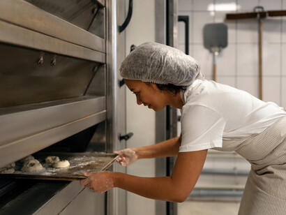 Fabricação de pães. O primeiro princípio é a identificação de perigos e medidas preventivas