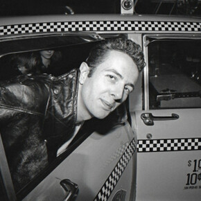 Allan Tannenbaum, The Clash arrive at JFK - Joe Strummer getting into a taxi, 1981. Courtesy of Madelyn Jordon Fine Art