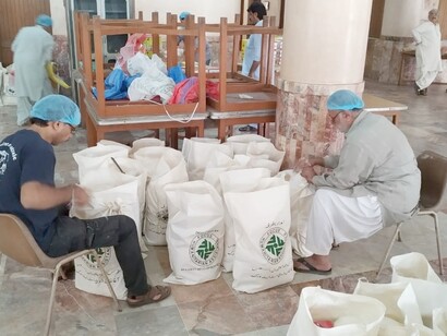 Food emergency camp. Floodwater obliterated nearly everything in its way, Pakistan