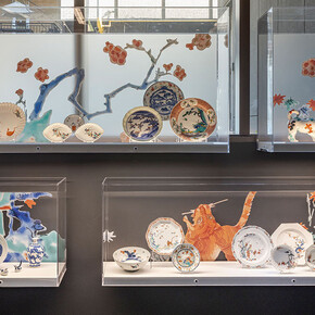 In search of imperfection: The Macdonald Collection of japanese and japanese-inspired ceramics, exhibition view. Courtesy of Gardiner Museum