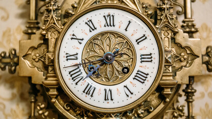 Carátula de reloj en bronce y hierro del siglo XIX, Francia