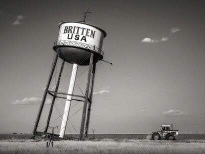 On the Road: Structures. Courtesy of Soho Photo Gallery