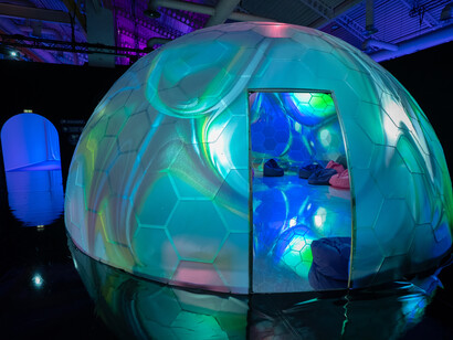 Bubble planet, an immersive experience. Courtesy of Fever