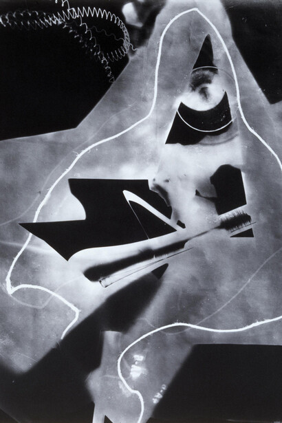 Man Ray: Rayogram, 1923. Photogram, gelatin silver print. Moderna Museet Stockholm.
