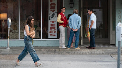 Fotograma del filme «La chica salvaje», protagonizada por Daisy Edgar-Jones
