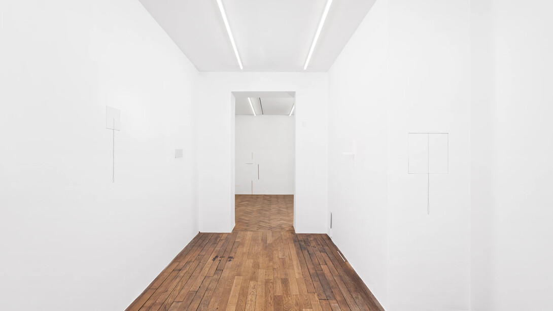 Fernanda Gomes, vue de l'exposition. Avec l'aimable autorisation de la Galerie Peter Kilchmann