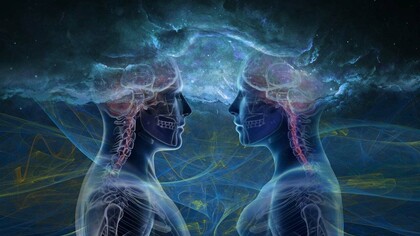 Vibrazione invisibile. Gli impulsi non sono solo biochimici per l’interagire di ormoni ma dell’intero sentire dentro quell’onda vibrazionale invisibile che si propaga a grandi distanze e raggiunge l’altro. Insieme confluiscono in ogni percezione dei sensi che portano a consapevolezza che ci sono esperienze che trascendono ogni ragione della chimica