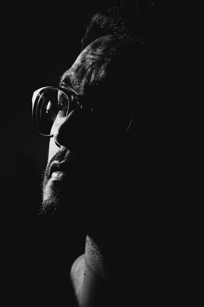 Sensibilità e vita interiore. Quello che li rende “speciali” è la loro complessa vita interiore, si tratta infatti di individui particolarmente *creativi* e con un grande apprezzamento per la bellezza, l’arte, la musica e le interazioni sociali
