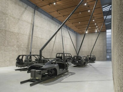 Michael Sailstorfer. Courtesy of König Galerie