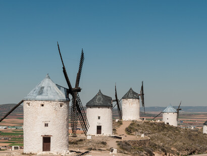 Consuegra es un municipio situado en la provincia de Toledo, Castilla-La Mancha, España. Se encuentra a 60 km de Toledo, Castilla—La Mancha, España