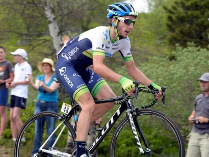 El ciclista británico Adam Yates en una etapa de montaña