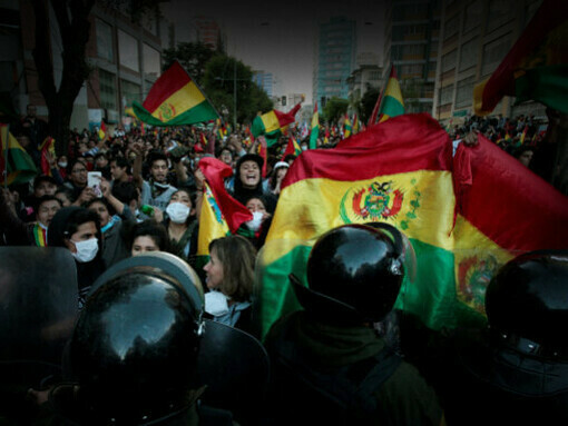 Les citoyens boliviens protestent contre l'auto-coup d'État en 2019