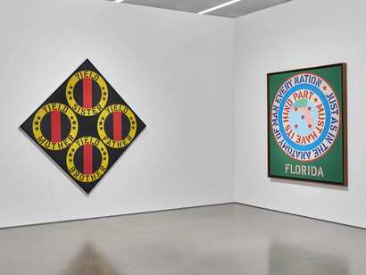 Robert Indiana, The American dream, exhibition view. Courtesy of Pace Gallery