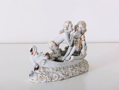 Chris Antemann, Ambrosia, 2014, porcelain, Edition 3 of 25, H 28 x W 26 x D 23 cm, Couresty Meissen Couture and The Cynthia Corbett Gallery