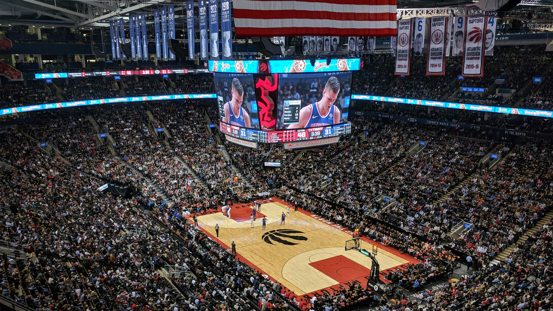 Le NBA All-Star Game évolue vers un format plus compétitif et palpitant, où les stars du basketball mondial s'affrontent dans un tournoi qui redéfinit l'avenir de l'événement