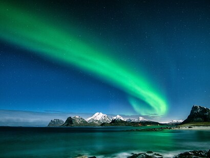 Solo se riusciremo a riportare nelle nostre vite quel flusso circolare, invece che pretendere di dividere con un confine invalicabile tutti i dualismi che ci vengono in mente, potremo sentirci di nuovo parte di questo organismo vivente che chiamiamo Terra