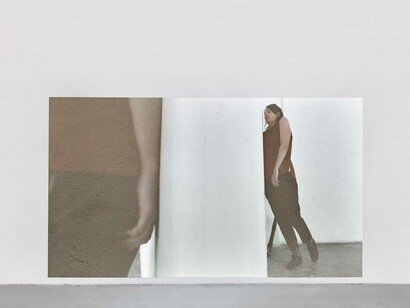 Esther Kläs, Fitting, what, veduta della mostra. Cortesia di SpazioA