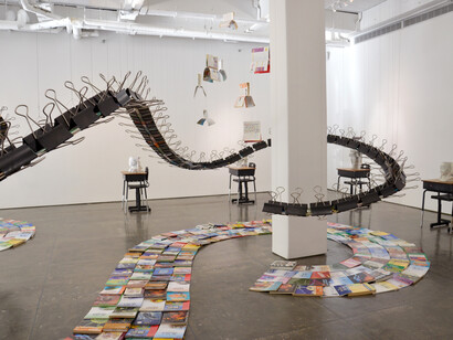Li Hongbo, Side Installation, view of textbooks