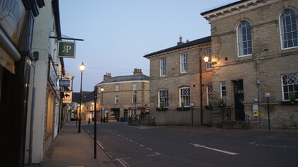 La Plaza del Mercado, Wetherby, West Yorkshire, desierta debido a la pandemia de coronavirus, 2020, UK