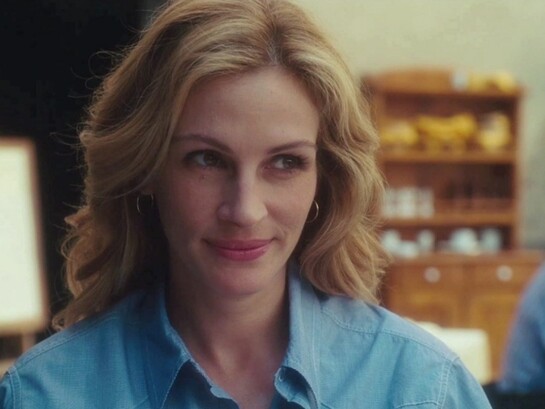 In foto Julia Roberts è Elizabeth Gilbert in una scena del film "Mangia Prega Ama", 2010 , diretto da Ryan Murphy e tratto dal libro omonimo autobiografico di Elizabeth Gilbert 