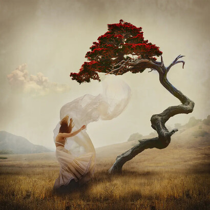 Brooke Shaden, Surging tides. Courtesy of JoAnne Artman Gallery 