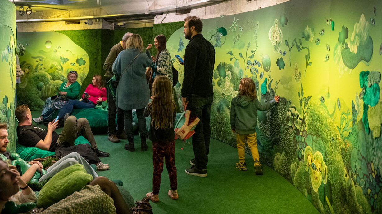 Spectrum of light. Exposure to colour. Green, exhibition view. Courtesy of Wroclaw Contemporary Museum