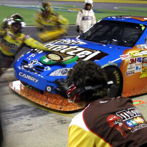 Janet Biggs, Duet, 2010. Courtesy of Cristin Tierney Gallery 