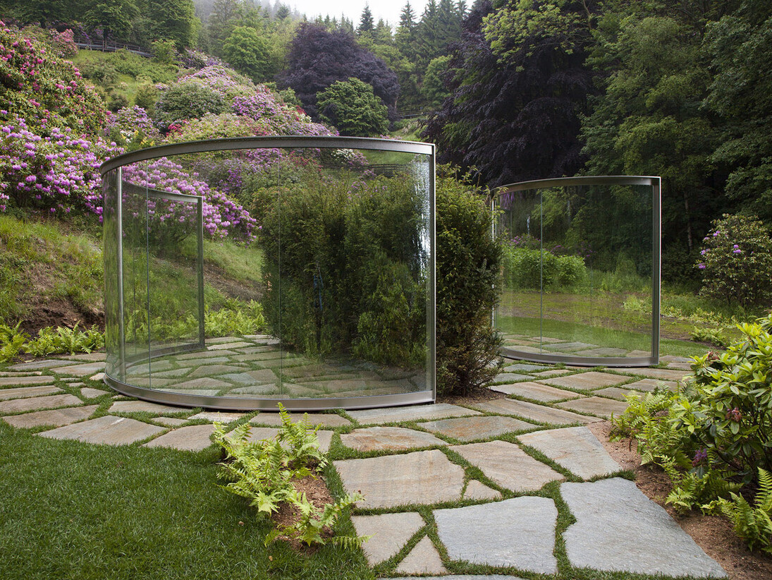 Dan Graham, Two Way Mirror Hedge Arabesque, 2014, Trivero(BI), Fondazione Zegna, photo Fondazione Zegna, Giovanna Silva