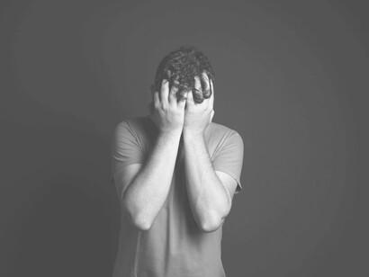 Uno dei problemi di gesti efferati e improvvisi  può essere la difficoltà a vivere s sperimentare la frustrazione