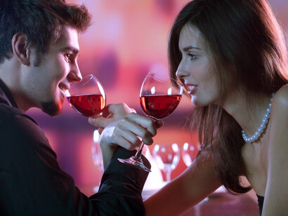Brindando por el nuevo amor