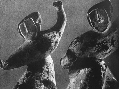 Chinese women dancing statues