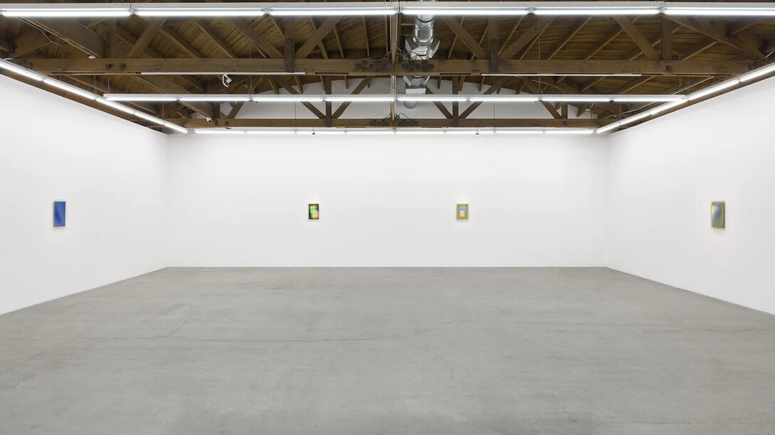 August Muth, Material light, exhibition view. Courtesy of parrasch heijnen