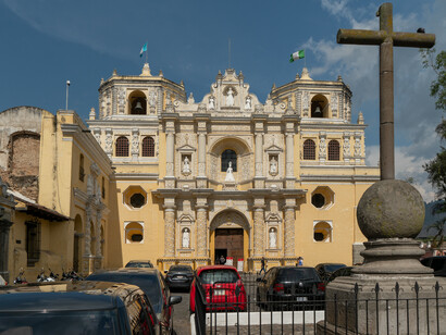 Vista de la Iglesia de la Merced, Antigua, Guatemala. Foto: Willy Castellanos