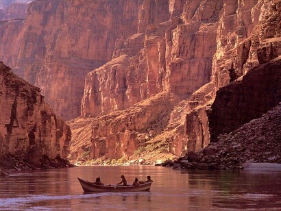 Paseo en barca por el río Colorado