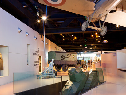 De Terre et D'acier, Exhibition view. Courtesy of Musée de la Grande Guerre