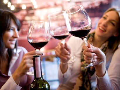 Reunión con amigos en fechas navideñas