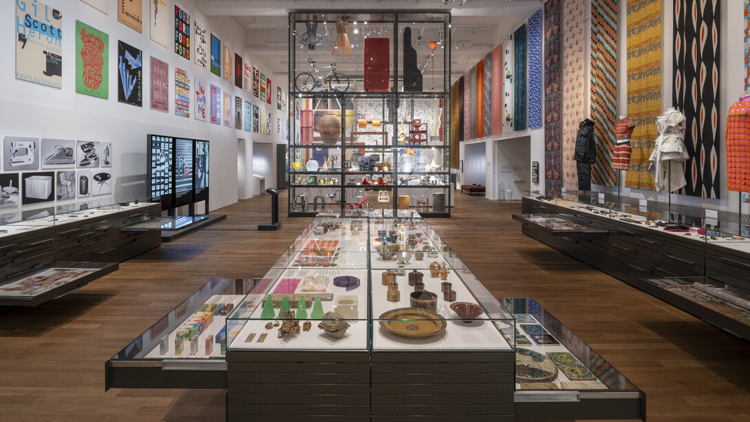 The architecture of power, exhibition view. Courtesy of Museum für Gestaltung