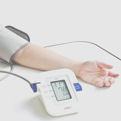 La misurazione domiciliare della pressione consente di limitare il numero di accessi in ambulatorio