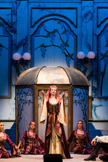 Compagnia Italiana di Operette. La vedova allegra. Ph Walter Recanatese