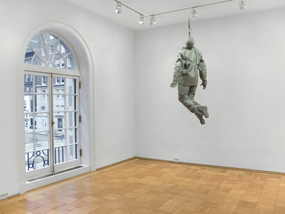 Installation view of Juan Muñoz, Hanging Figure, 1997