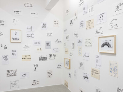 Dan Perjovschi, Drawing anarchy, exhibition view. Courtesy of kaufmann repetto