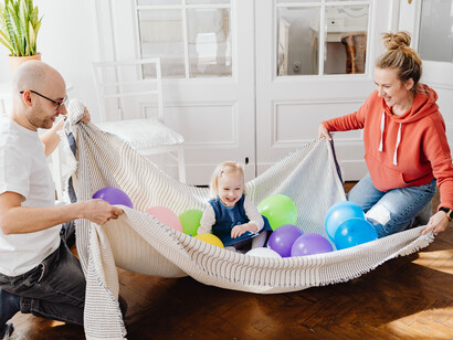 A criança, ao se perceber atuante, parte de um todo revolucionário, livre de julgamentos e controles