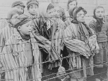Niños en un Campo de concentración nazi durante la Segunda Guerra Mundial