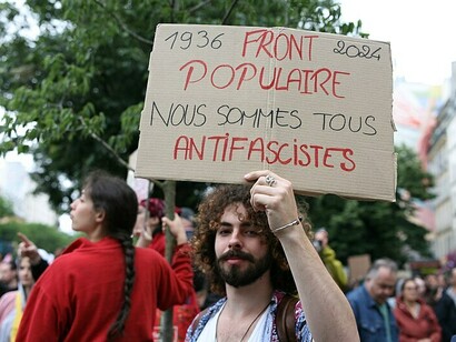 Cientos de miles de manifestantes llenaron las calles francesas el sábado para denunciar el ascenso del partido político de extrema derecha del país, Francia 