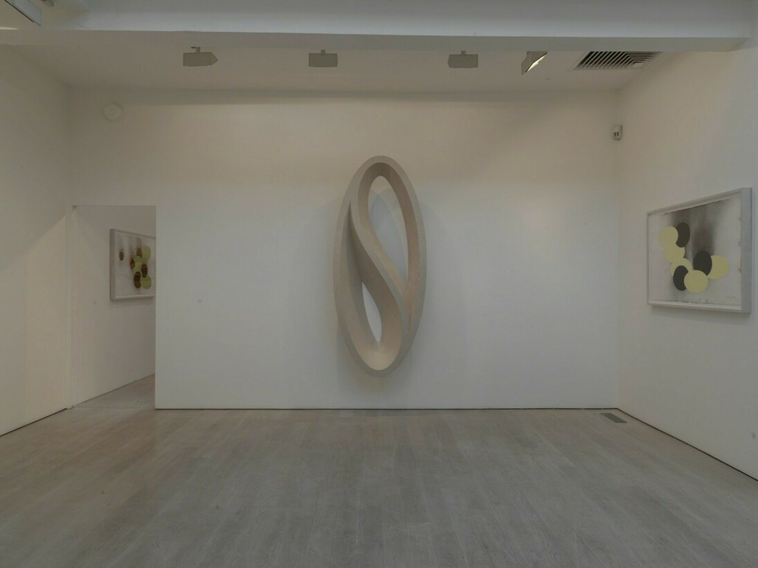 Nigel Hall, Here and Now, There and Then, Exhibition view. Courtesy of Annely Juda Fine Art