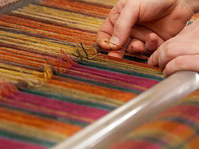 Fibre colorate per il telaio