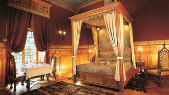 Château de Vault-de-Lugny: the King Room situated in the main wing