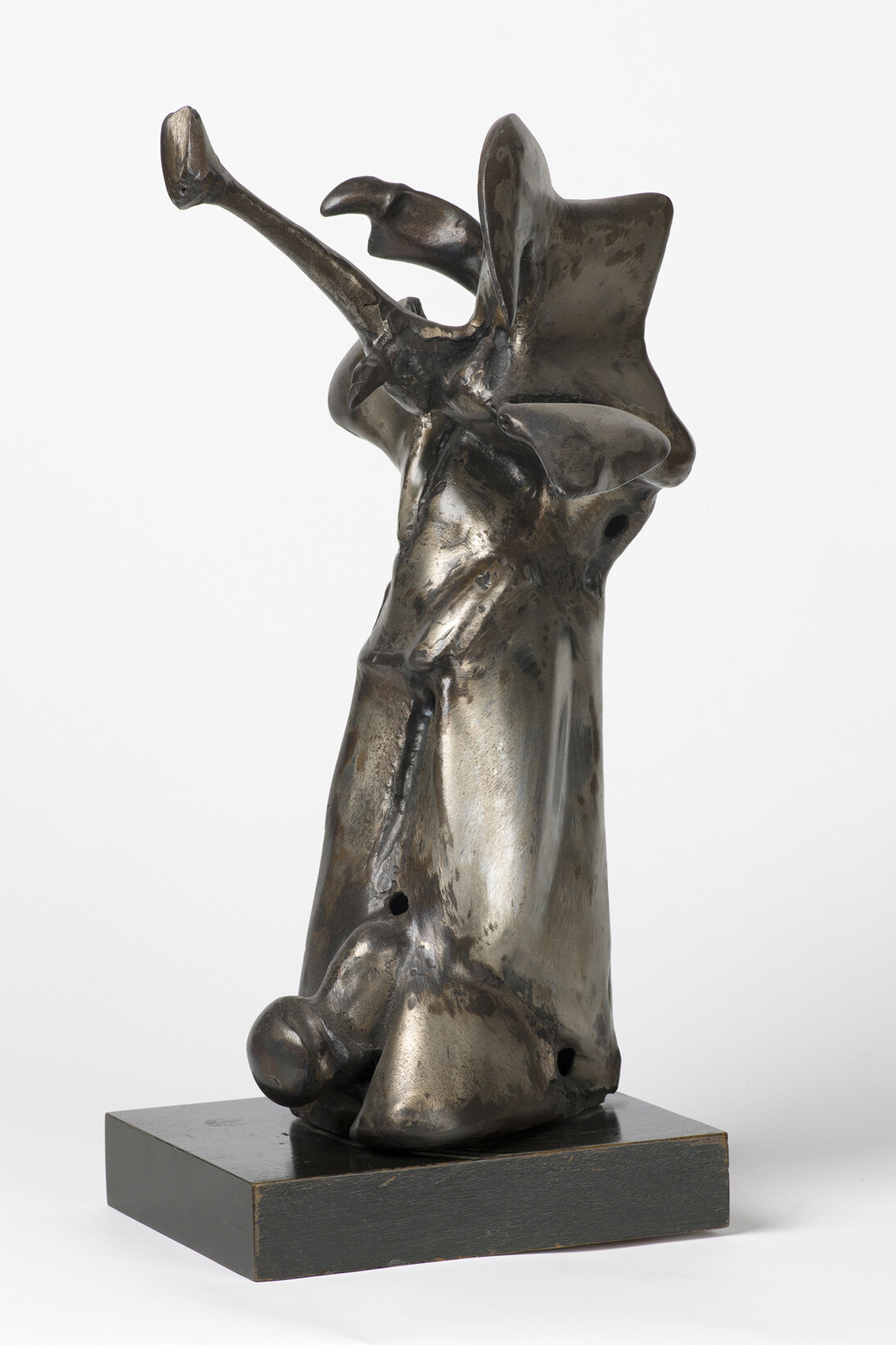 Richard Hunt, Small Hybrid, 1964. Collection Museum of Contemporary Art Chicago, Gift of Mr. and Mrs. Morton A. Sterling. © 1964 Richard Hunt. Photo: Nathan Keay, © Museum of Contemporary Art Chicago.
